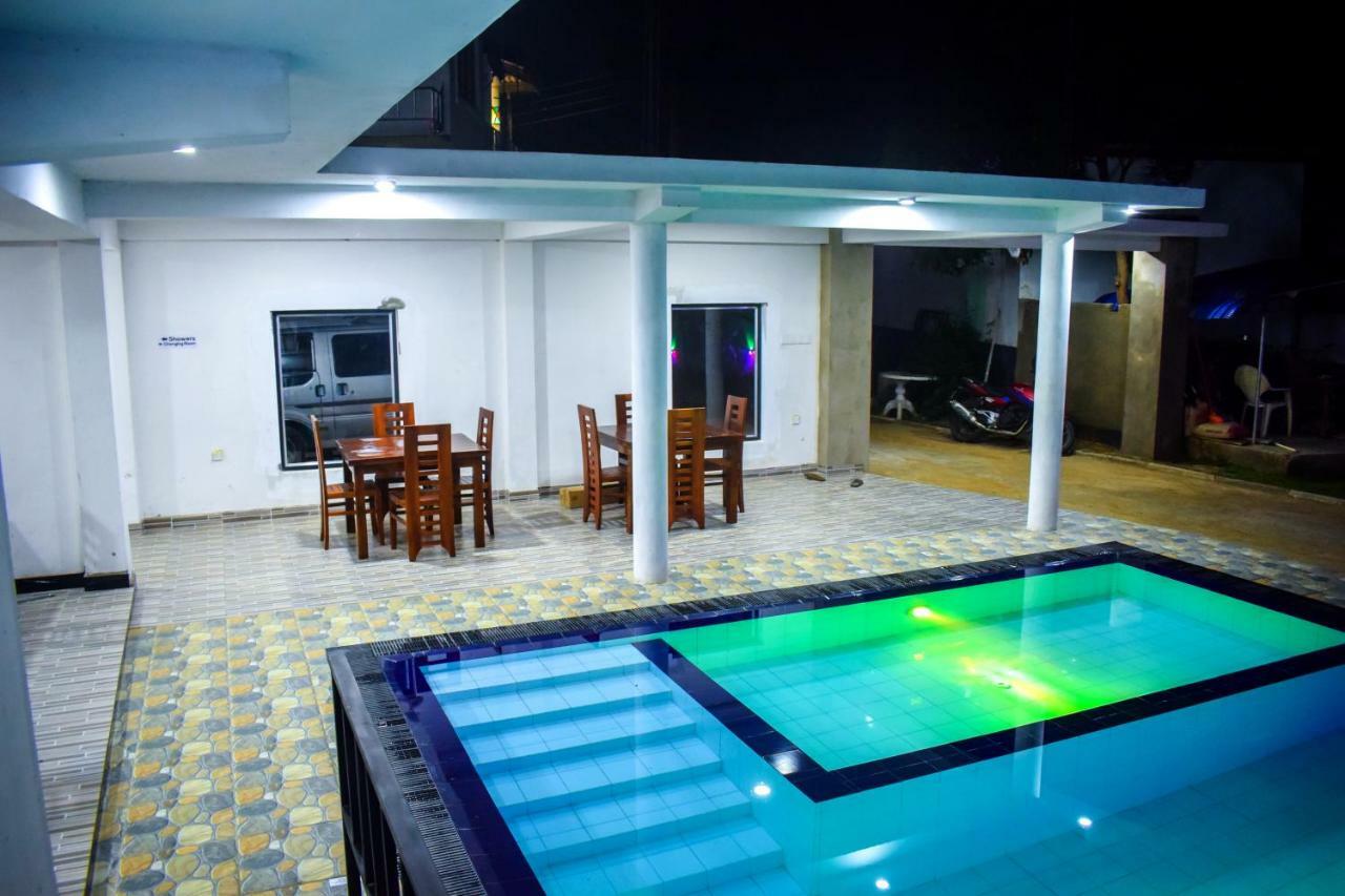 Lion Resort 폴로나루와 외부 사진