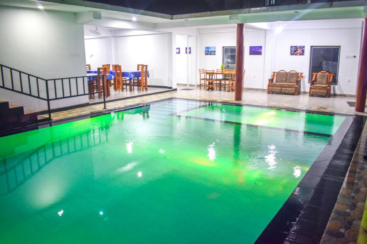 Lion Resort 폴로나루와 외부 사진