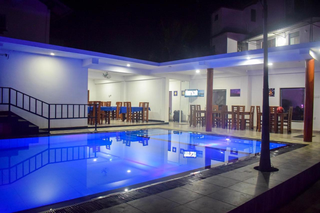 Lion Resort 폴로나루와 외부 사진